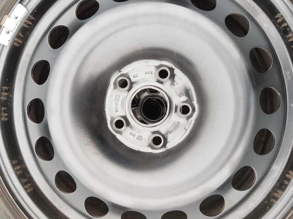 Roti iarna, jante otel + capace OEM Audi Q3, anvelope 215/65 R17 99H