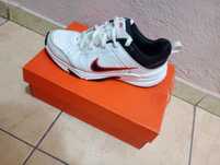 Nike revolution 5