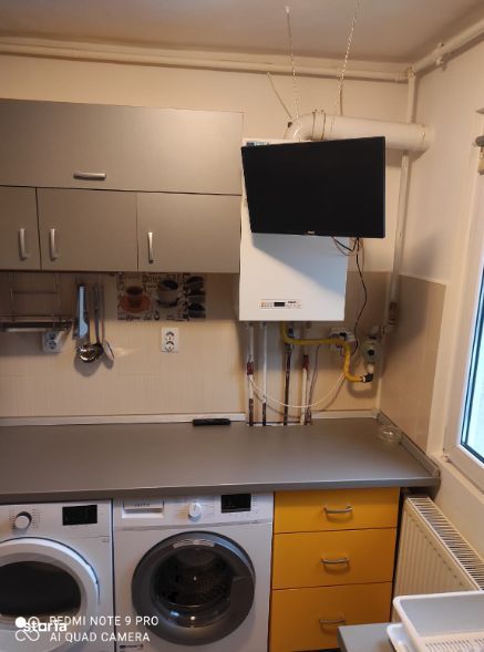 Vanzare garsoniera decomandata ,bloc de apartamente ,etajul 3, Astra