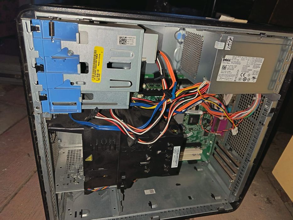 Se vjnde 4 pc perfect functionale