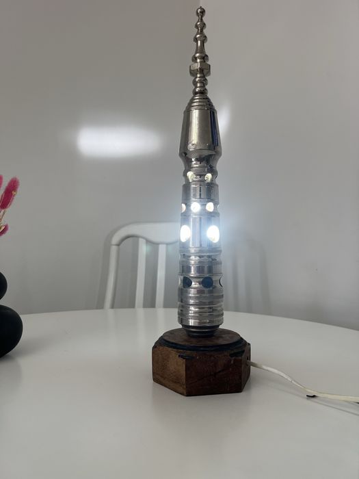Veioza din inox masiv cu baza de lemn!