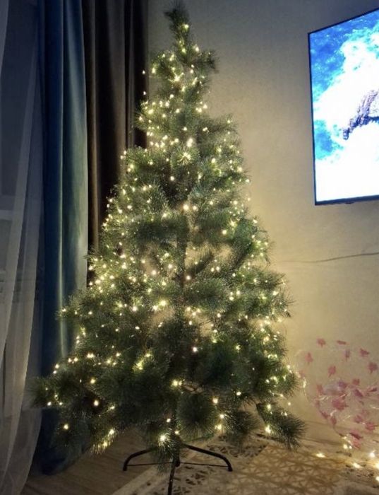 Елки искуственные заснеженные 180см .