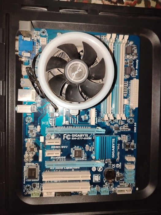 Материнская плата z77  core i5 +blok pitaniya+opertivka 8gb