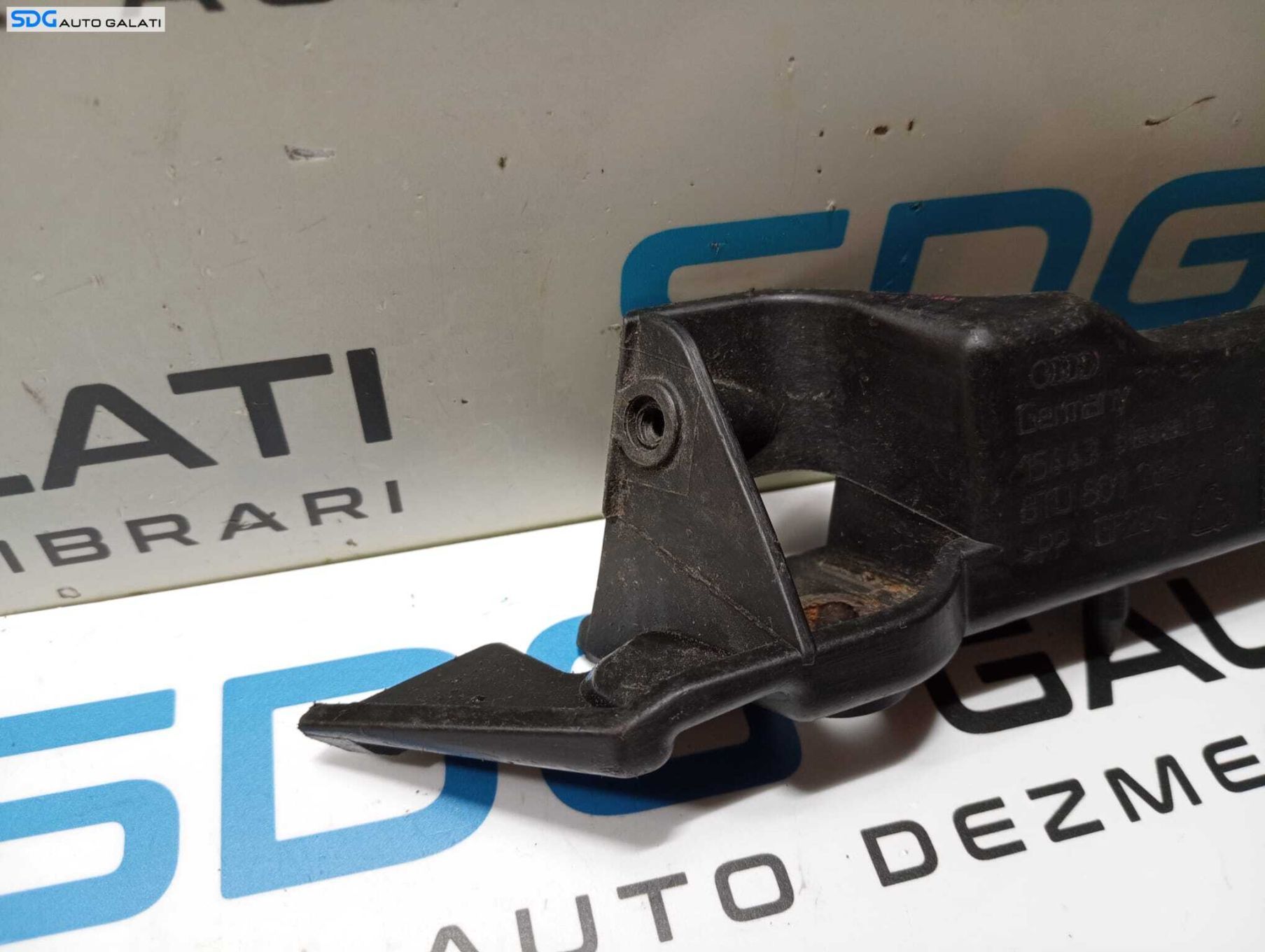 Suport Ghidaj Dreapta Superior pentru Bara Spoiler Fata Audi A5 2008 - 2017 Cod 8T0807284A [M6137]