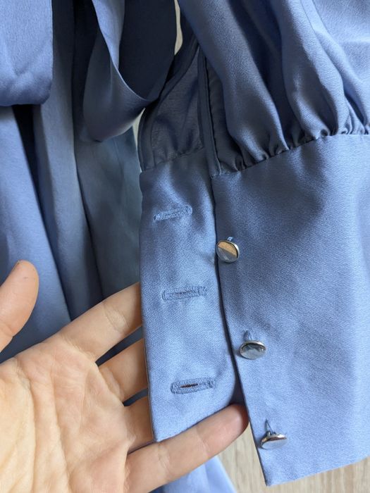 Сатенена рокля Swing