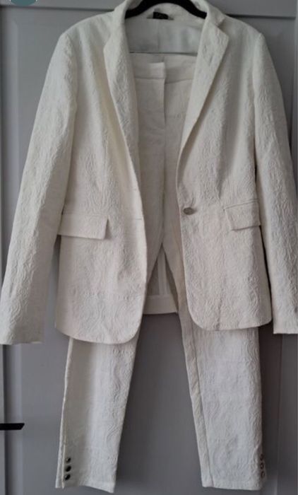 Vand costum/compleu/ set superb din brocart