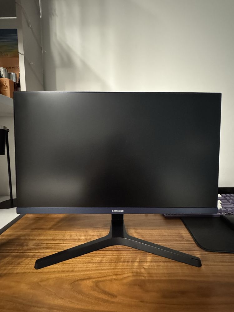 Монитор Samsung.