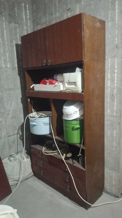 Трёхсекционный шкаф для гостиной — недорого