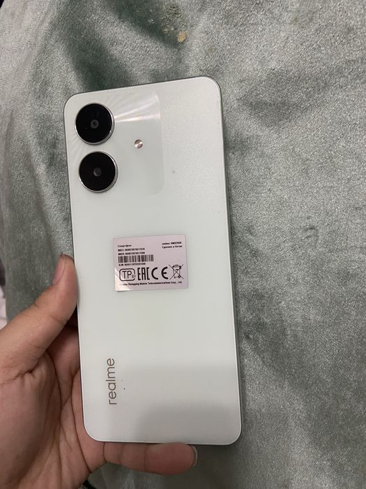 Realme телефон жағдайы жақсы каробкасы бар 2 айдан аса ұсталған