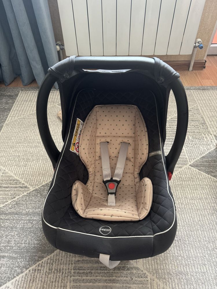 Авто кресло для новорожденных
