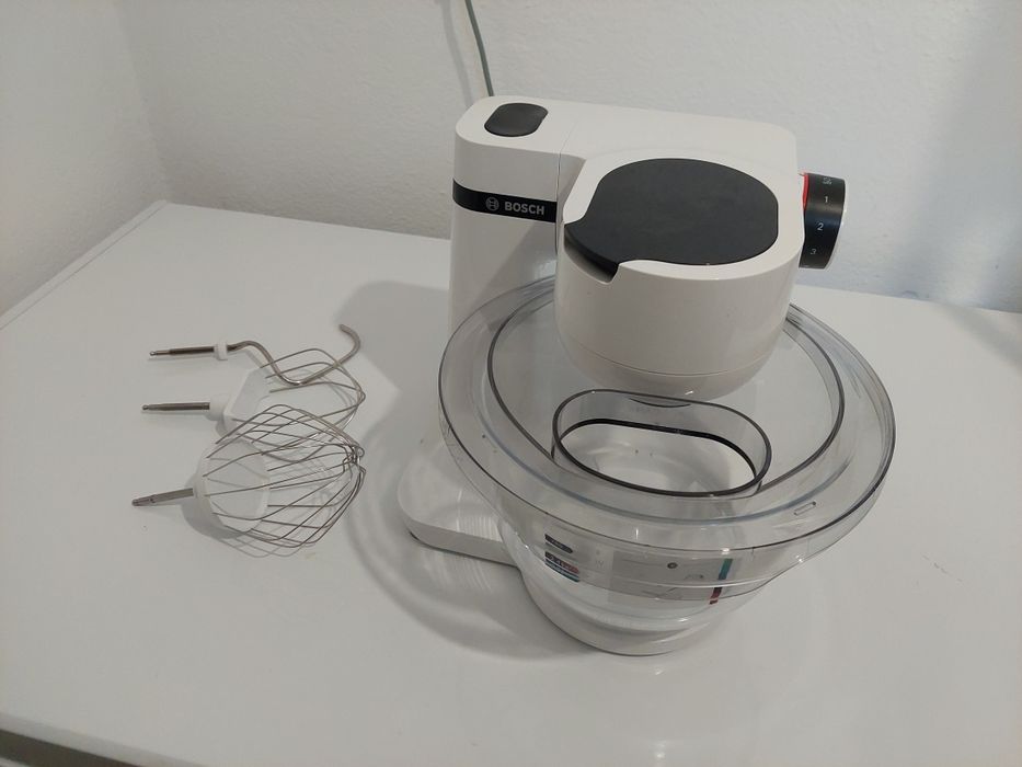 Robot de bucătărie BOSCH, 3.8l, 700W, 4 trepte de viteză