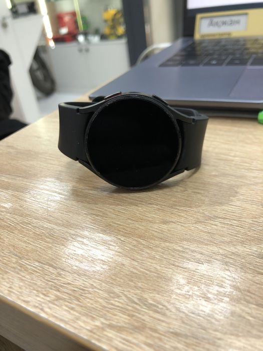 Samsung Watch 4 (p25)
