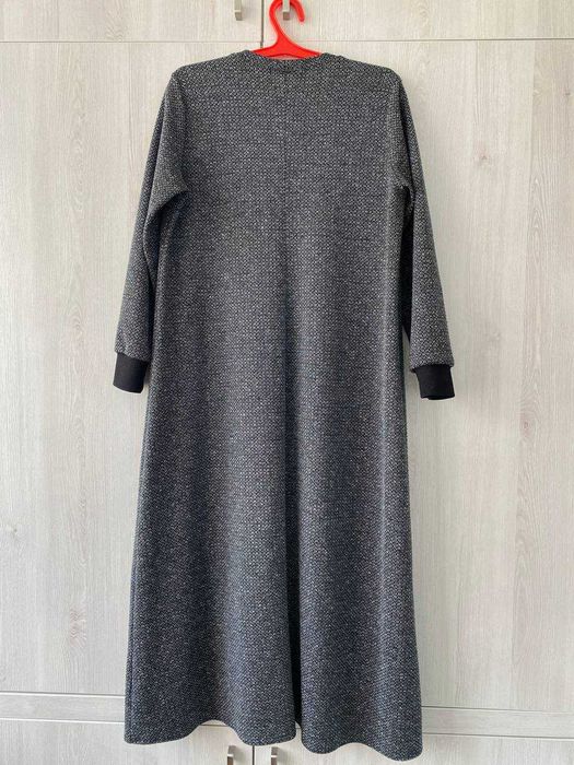 Теплое платье серого цвета размер 50