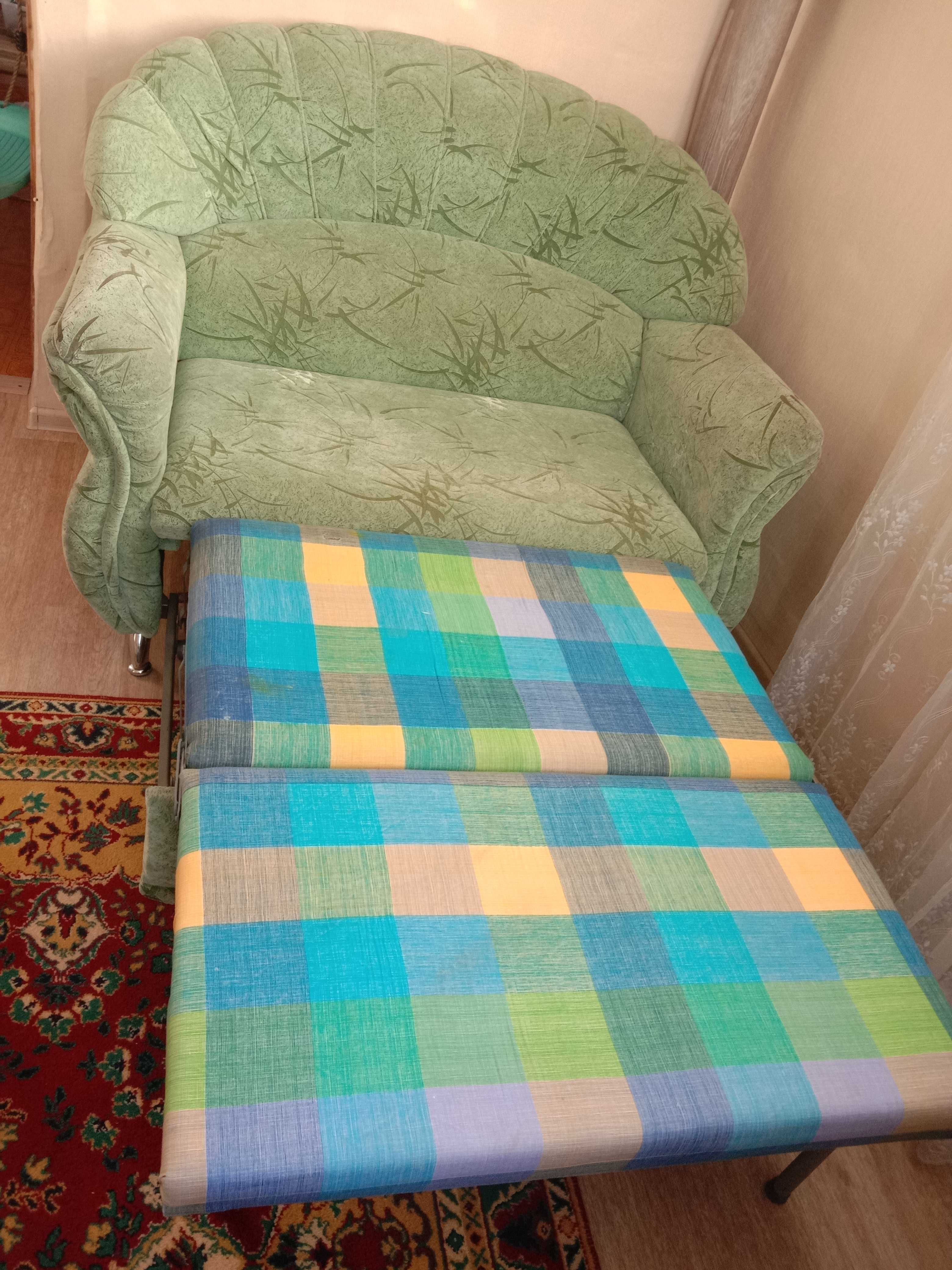 СРОЧНО!!! Продам комплект: диваны 2 шт +кресло 1 шт  б/у