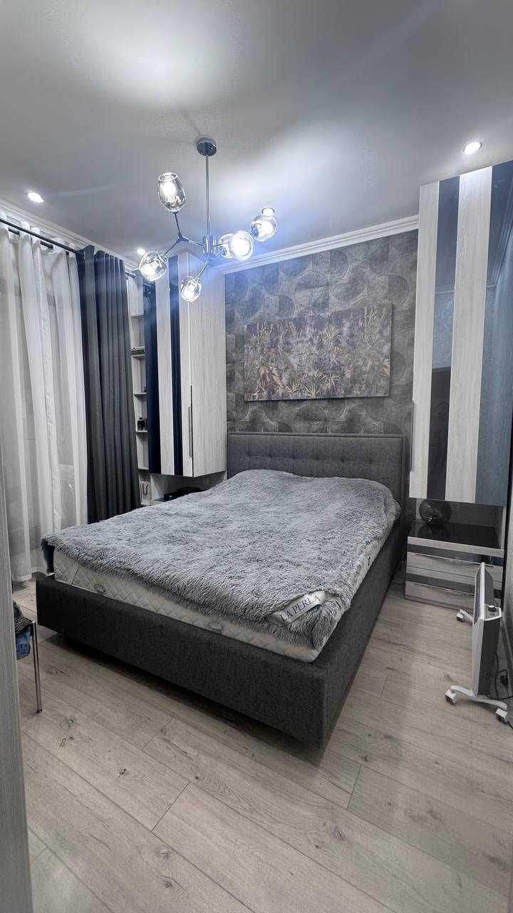 Первая линия 4.5 соток Евро дом 200м2 на Саракульке вьезд для 3 авто