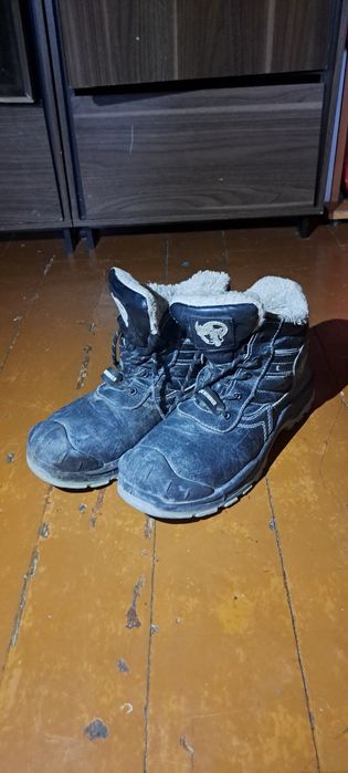 Спецодежда зимняя и ботинки