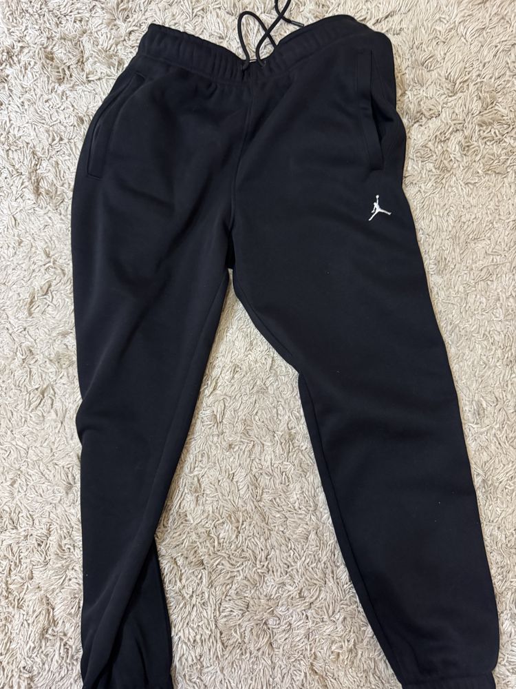 pantaloni jordan