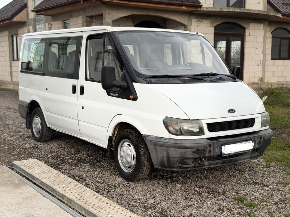 Ford transit 8+1 locurii