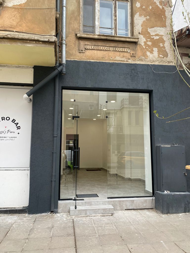 Продава се Магазин в София, Център - 70 кв.м за 1886 €/кв.м - Снимка #1