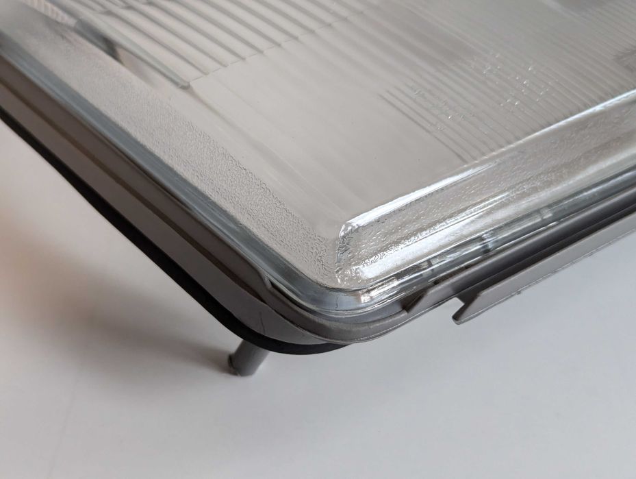 Стъкла фарове Нови Мерцедес 124 TYC Mercedes W124 фар 84-92