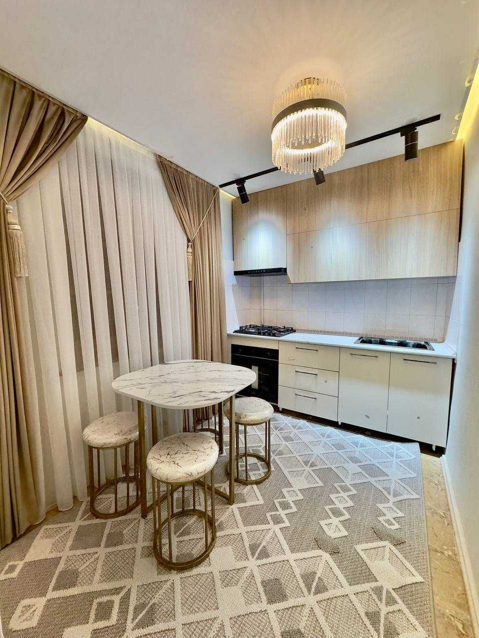 метро Buyuk Ipak Yoli 2 комнатная 40м2 Евро ремонт мебель + техника