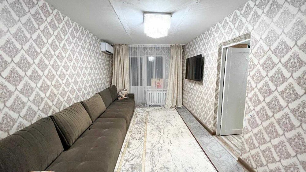 Продам Трехкомнатную квартиру Константин Империя