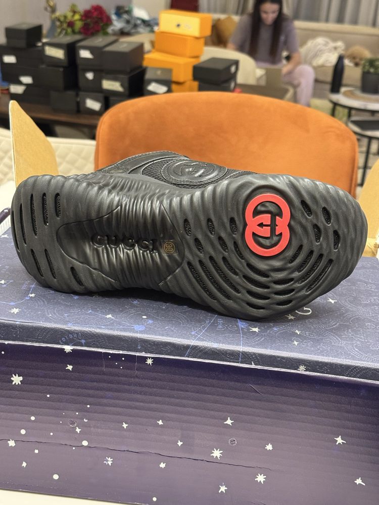 Обувки gucci чисто нови