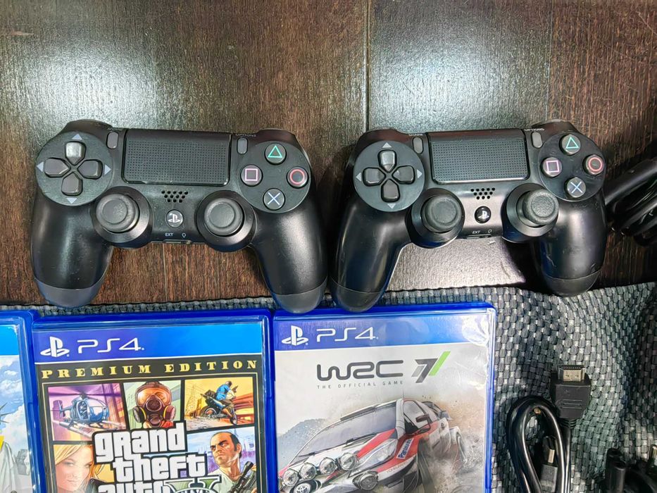 Playstation 4 + игри + волан и педали
