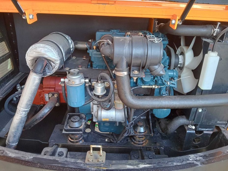 Miniexcavator 3.5t, NOU - Motor KUBOTA