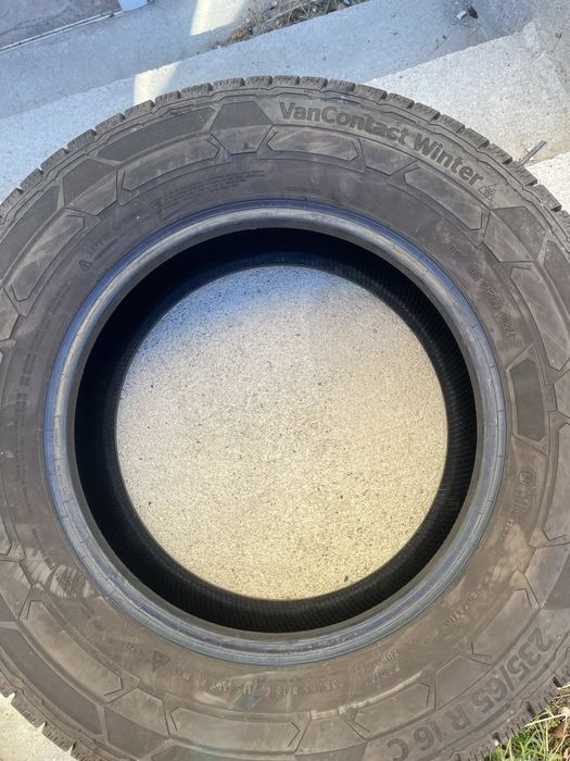 Гуми Continental 235 65 16c зимни