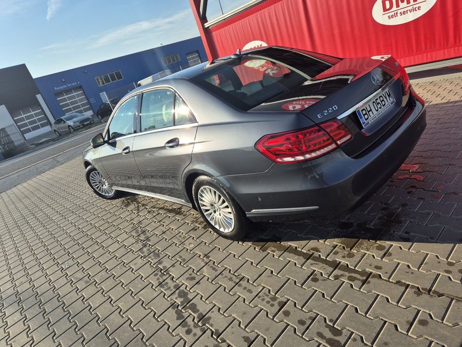 Mercedes Benz   E 220