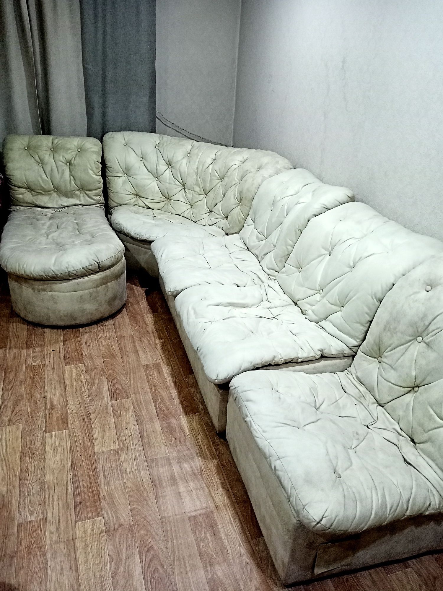 Продам диван , угловой