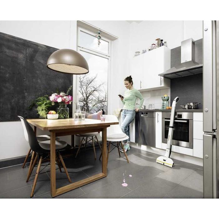 Karcher EWM 2 1.056-310.0, autonomie 60 mp, 360 ml rezervor apa curata