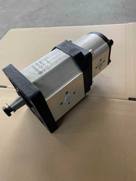 Pompa hidraulica dubla grupul 3 de 42 cc si grupul 2 19 cc dreapta