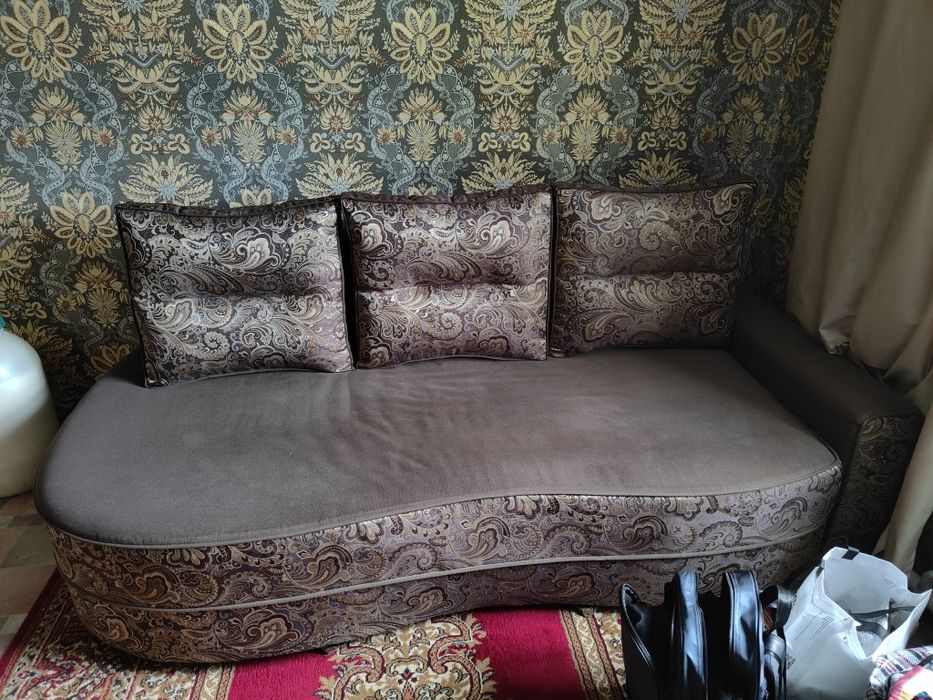 Продам тахту в отличном состоянии