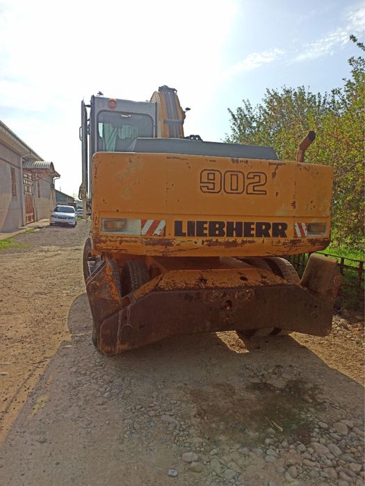 Lipher 902 ekskavator sariq