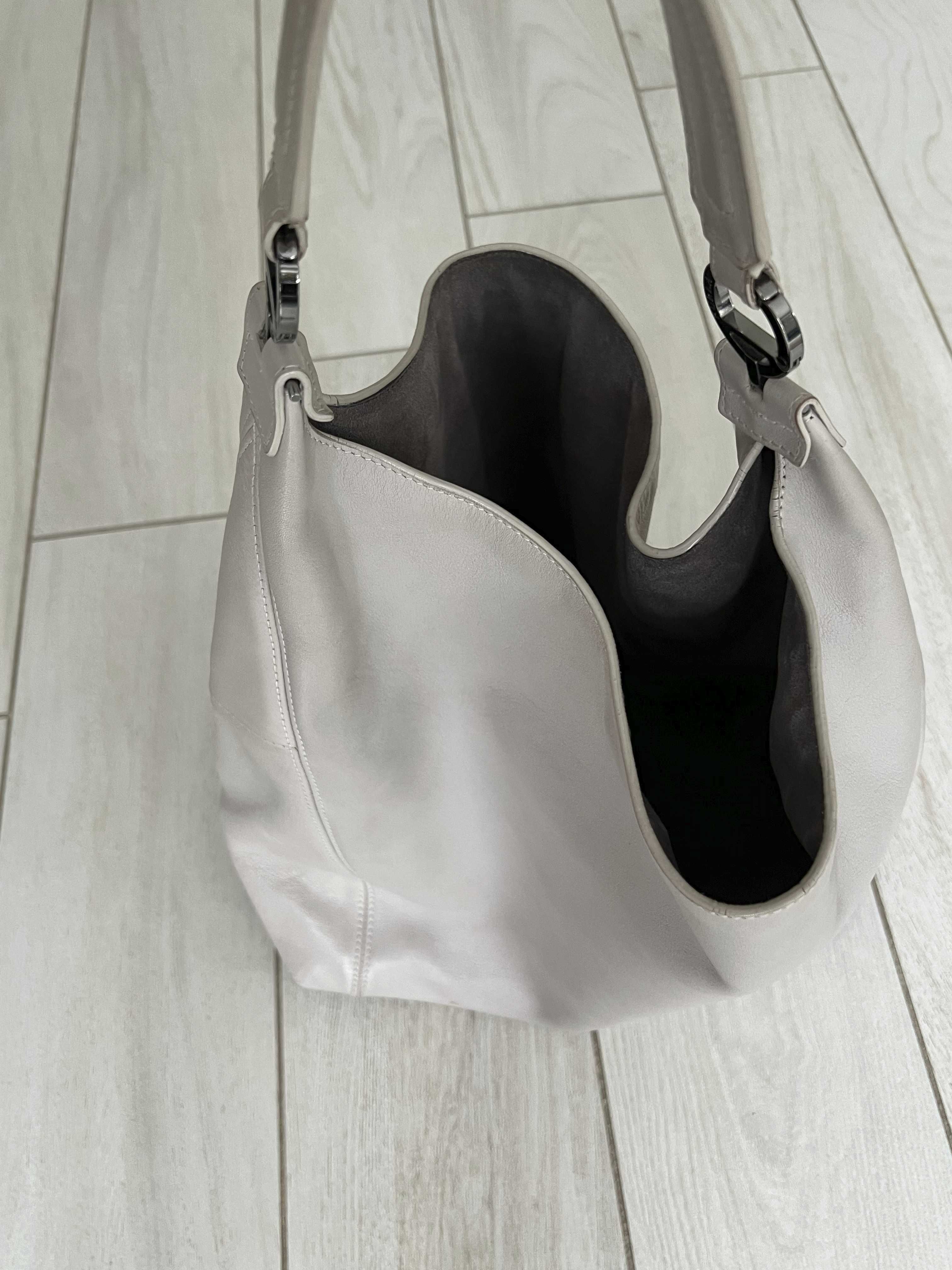 Дамска чанта Furla, сива, кожена, запазена, с ципове