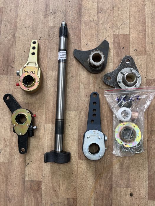 Кулак разжимной и запчасти на тормозную систему.