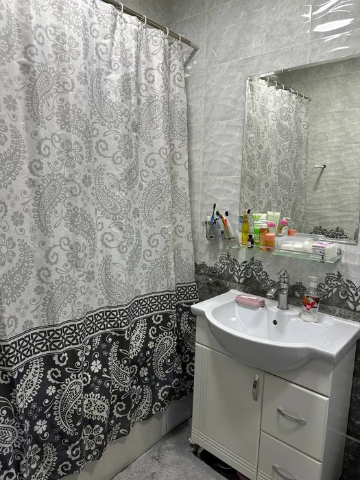 Kvartira sotiladi 80 000$ Kelishiladi Yangihayot,8-hudud