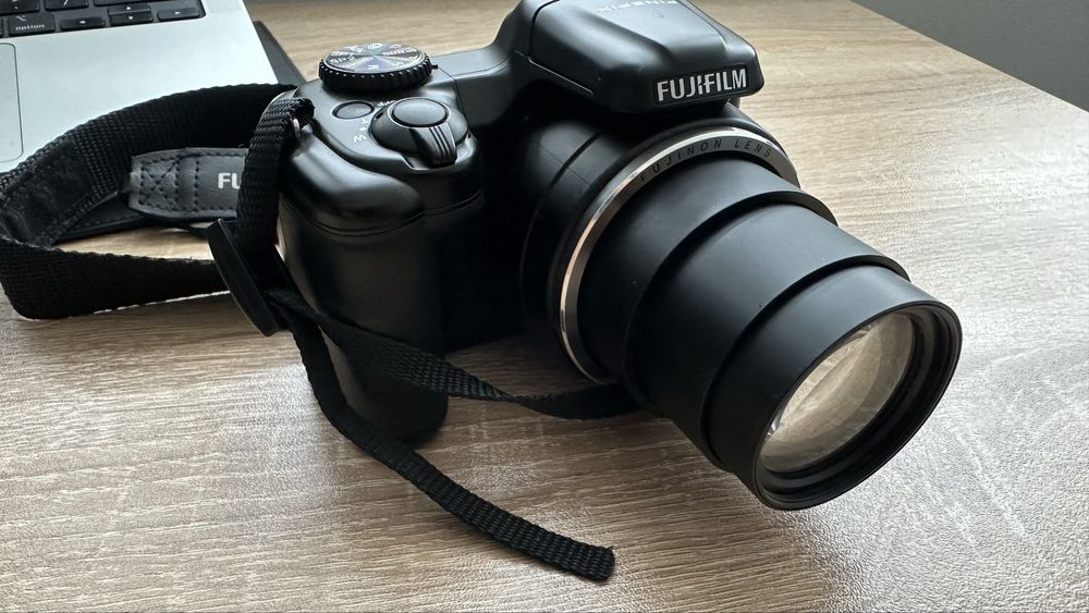 Професионален фотоапарат Fujifilm Finepix S8600 36X zoom