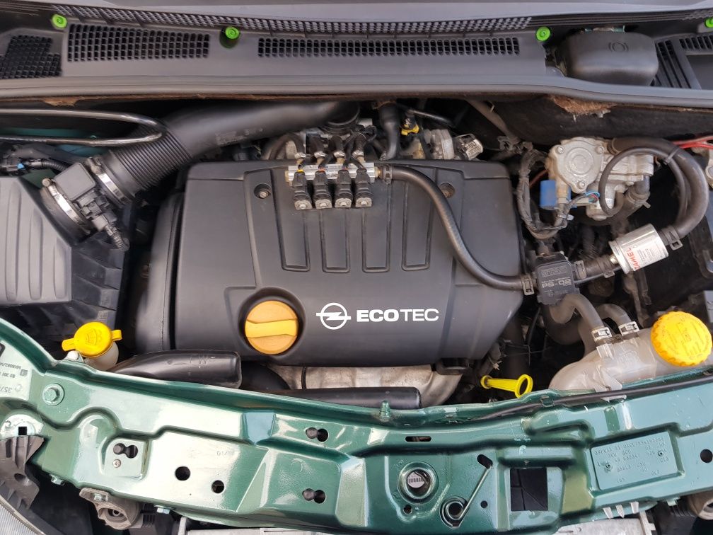 Vând dezmembrez Opel Meriva 1.8 16v