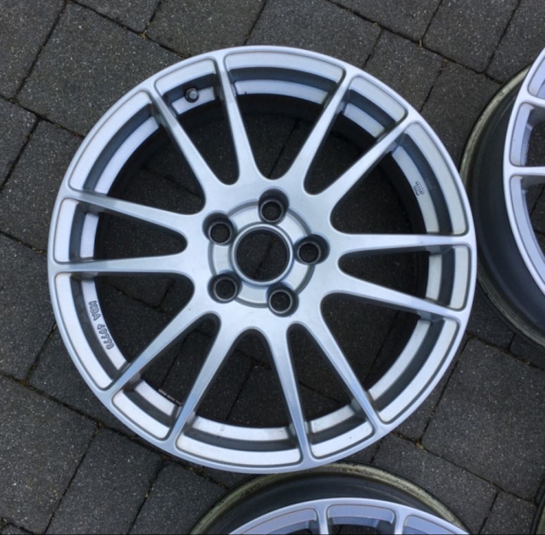 Alutec Monstr - 6,5x17 / 5x112