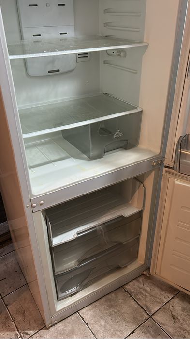 Продается холодильник Атлант