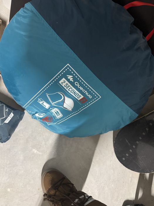 Палатка, спален чувал, надуваем дюшек и термо падинг