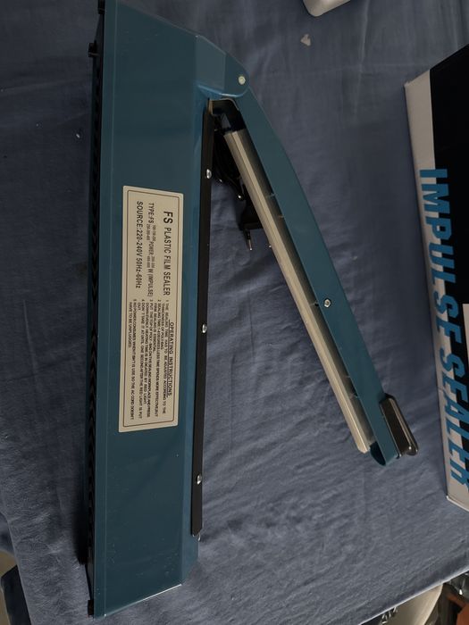 Aparat de sigilat pungi