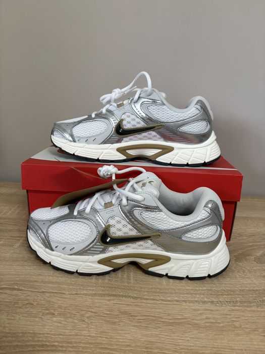 Adidași Nike V5 RNR
