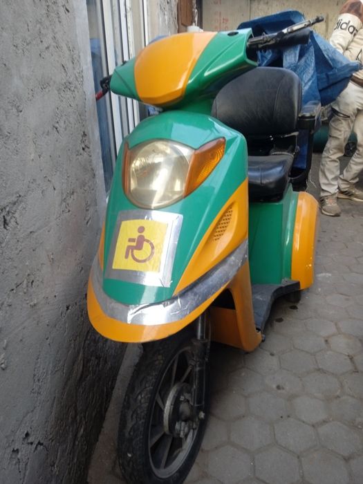 Продам срочно электромопед рабочий, нужно только аккумуляторы.60000,тг