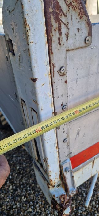 Bena basculabila pe 3 parti Iveco Daily