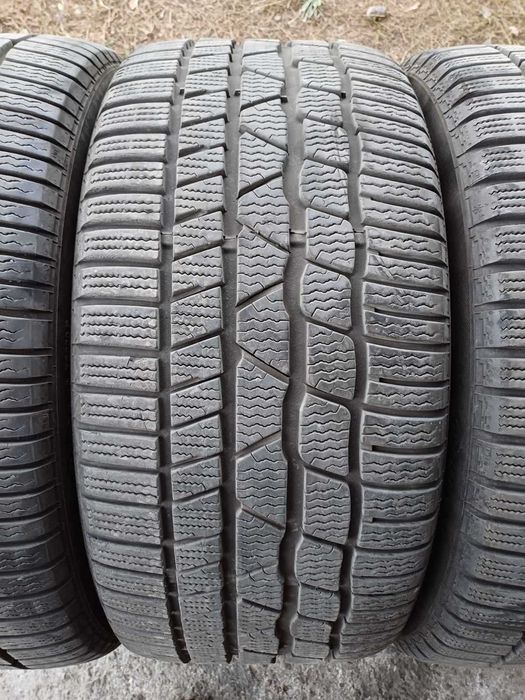 255/40 R18 Continental