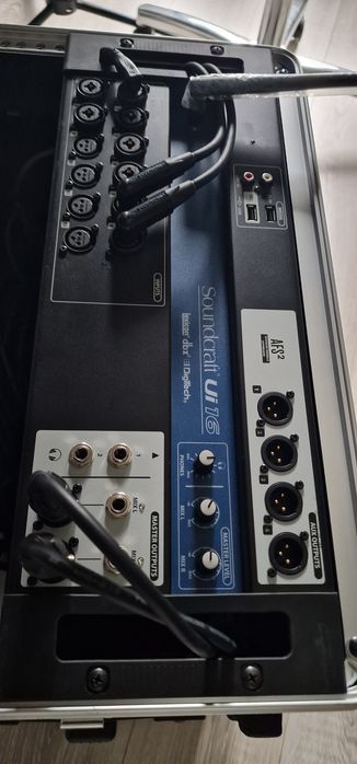 Mixer digital Soundcraft UI16 varianta Harman Kardon